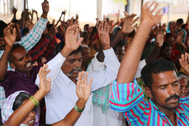 Hundreds Massed for the 2 days Mega Prayer organized by Grace Ministry at Pavagada, Tumkur. The Pavagada Prayer Meetings was a great blessing to the hundreds who gathered. 